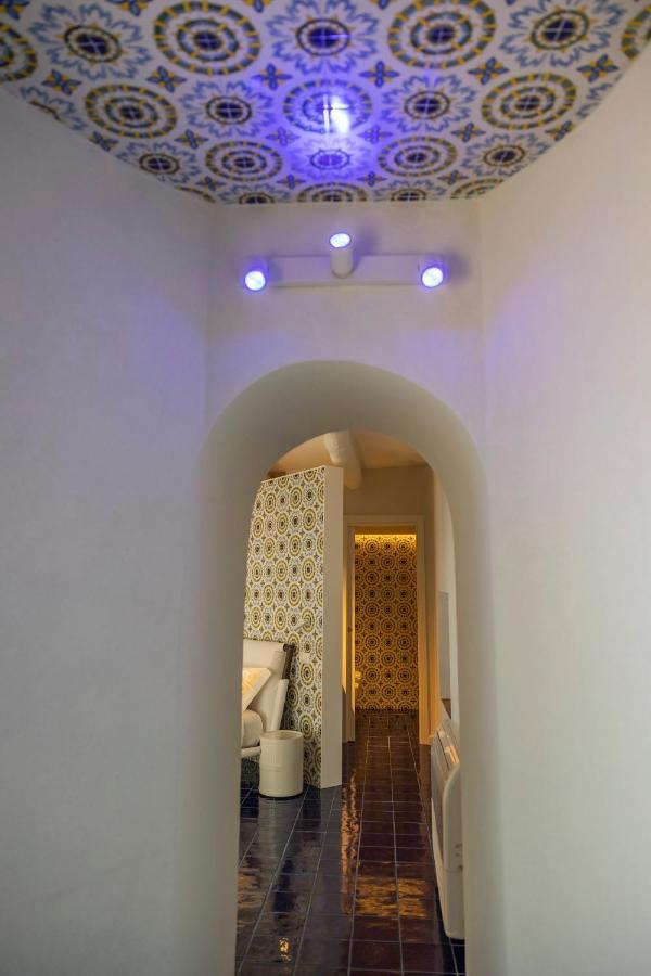 Decori Suites Amalfi Coast - Free Parking Vietri sul Mare Exterior photo