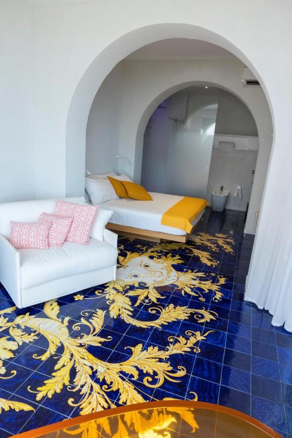 Decori Suites Amalfi Coast - Free Parking Vietri sul Mare Exterior photo