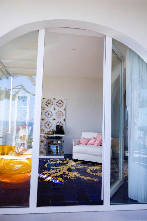 Decori Suites Amalfi Coast - Free Parking Vietri sul Mare Exterior photo